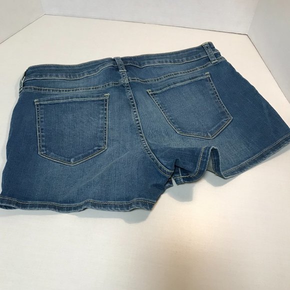 Boyfriend Arizona Jean Co Retro look Jean Short - Womans Sz 11 - NWT - Picture 7 of 7